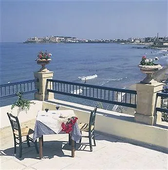 Delfini Hotel Rétino