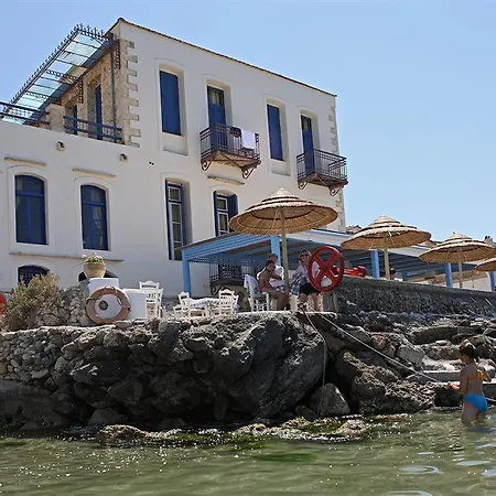 Delfini Hotel Rétino