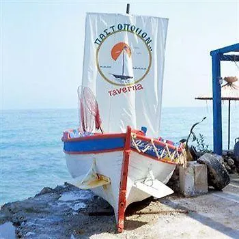 Delfini فندق 4*