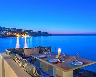 Delfini فندق 4*
